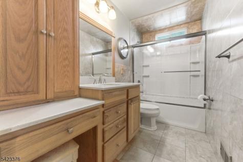 403 Red School Lane Lopatcong NJ 08865