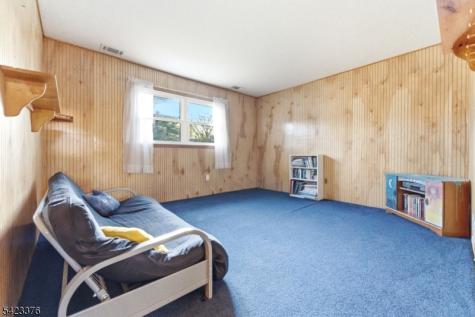 403 Red School Lane Lopatcong NJ 08865