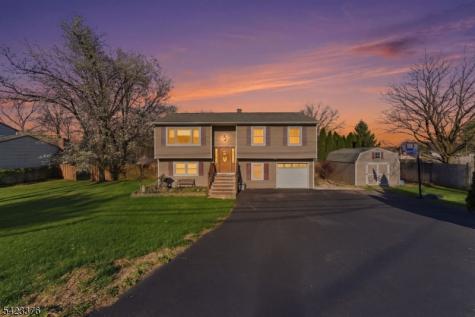 403 Red School Lane Lopatcong NJ 08865