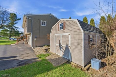 403 Red School Lane Lopatcong NJ 08865