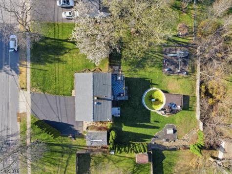 403 Red School Lane Lopatcong NJ 08865
