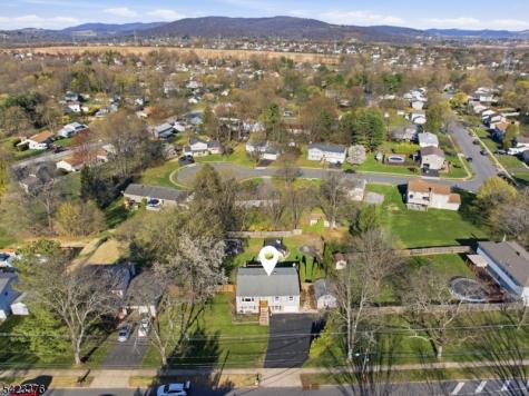 403 Red School Lane Lopatcong NJ 08865