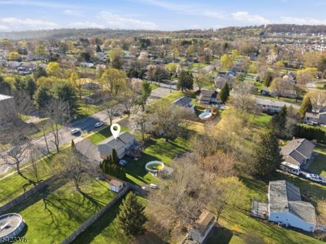 403 Red School Lane Lopatcong NJ 08865