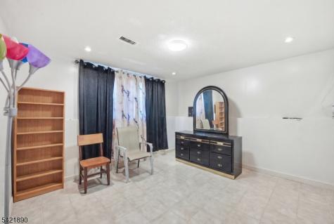 674 Berkeley Avenue City Of Orange NJ 07050