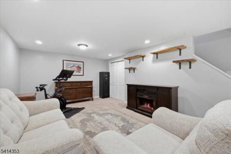 66 Ridgeway Avenue Hope NJ 07825