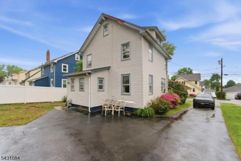 1142 Stasia Street Teaneck NJ 07666