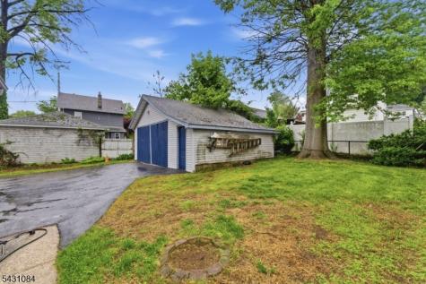 1142 Stasia Street Teaneck NJ 07666