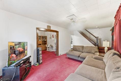 1142 Stasia Street Teaneck NJ 07666