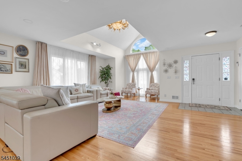 7 Hoagland Court Bridgewater NJ 08807