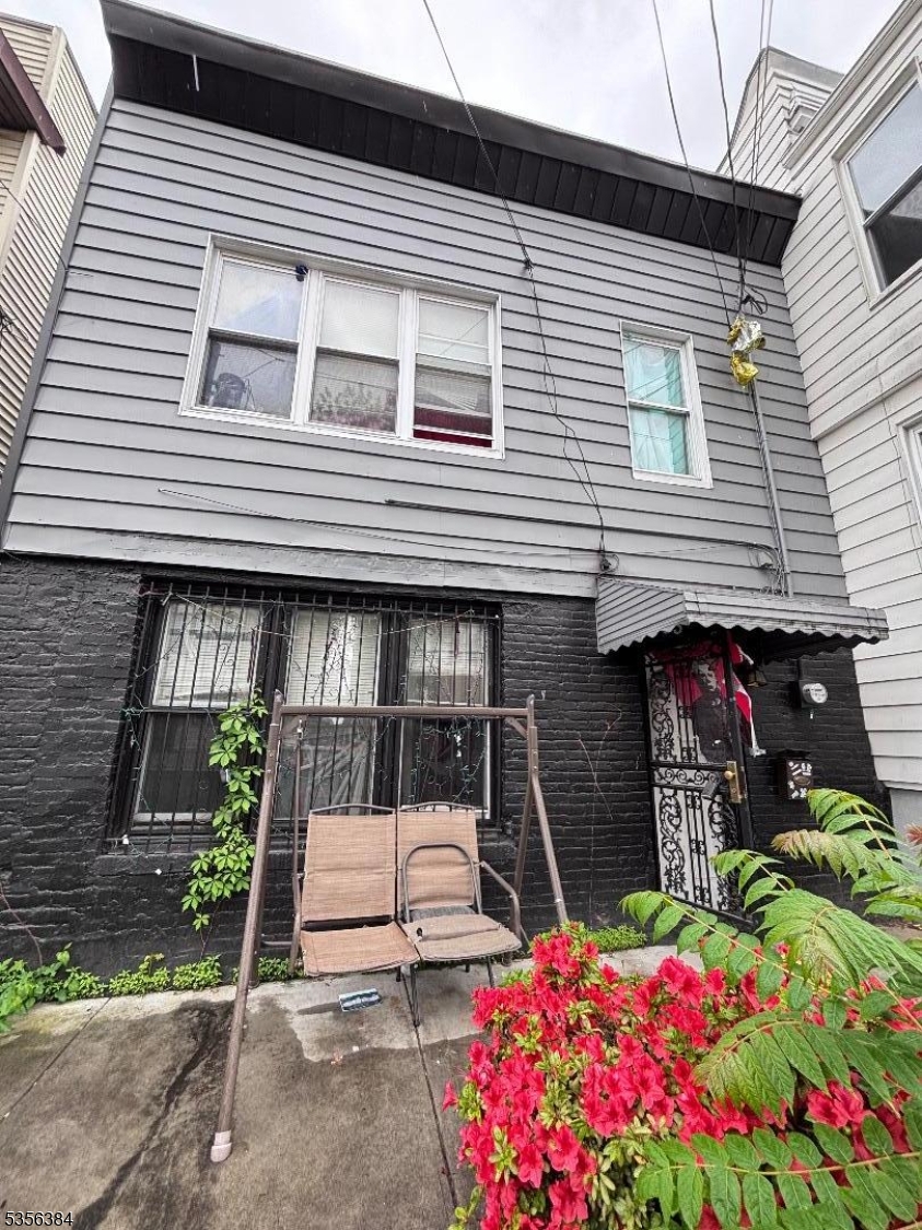 93 Woodlawn Avenue Jersey City NJ 07305