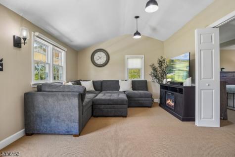 70 Pleasant Run Road Readington NJ 08822