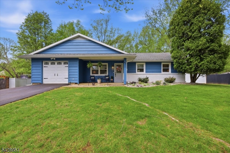 47 Pudding Stone Way Lopatcong NJ 08865