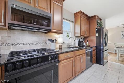 47 Pudding Stone Way Lopatcong NJ 08865