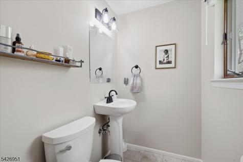 47 Pudding Stone Way Lopatcong NJ 08865