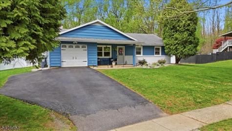 47 Pudding Stone Way Lopatcong NJ 08865
