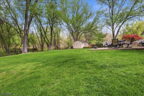 47 Pudding Stone Way Lopatcong NJ 08865