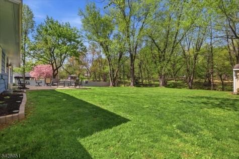 47 Pudding Stone Way Lopatcong NJ 08865