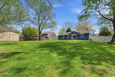 47 Pudding Stone Way Lopatcong NJ 08865