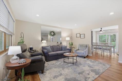 47 Pudding Stone Way Lopatcong NJ 08865