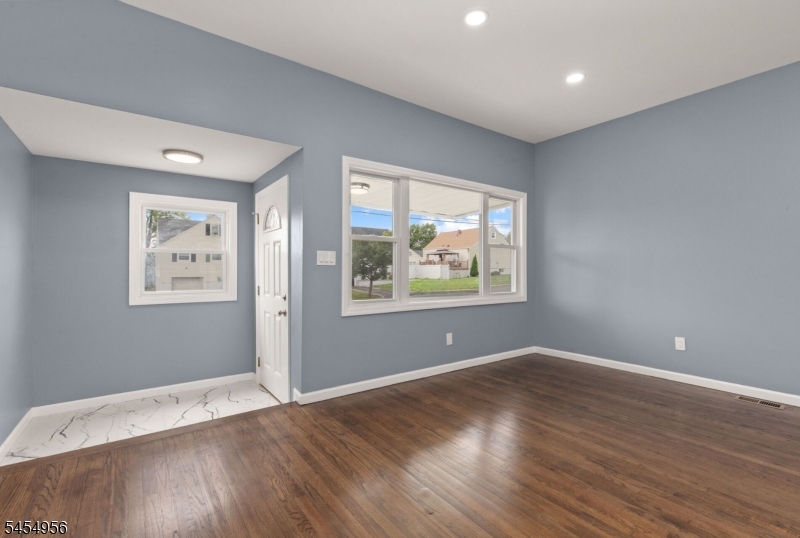 48 Farmingdale Road Woodbridge NJ 08863
