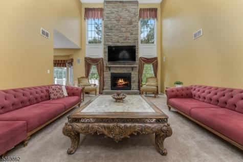 6 Jayne Drive Lopatcong NJ 08865