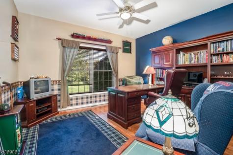6 Jayne Drive Lopatcong NJ 08865