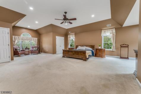 6 Jayne Drive Lopatcong NJ 08865