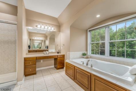 6 Jayne Drive Lopatcong NJ 08865
