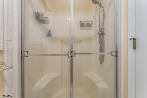 6 Jayne Drive Lopatcong NJ 08865