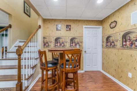 6 Jayne Drive Lopatcong NJ 08865