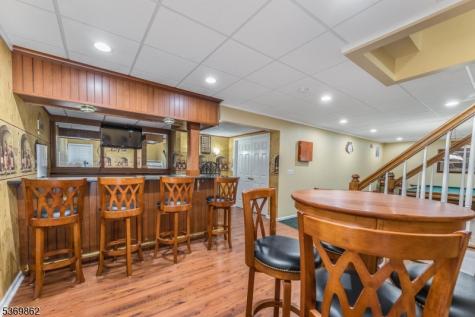 6 Jayne Drive Lopatcong NJ 08865