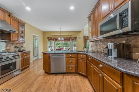 6 Jayne Drive Lopatcong NJ 08865