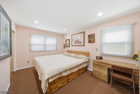 42 Schoolhouse Road Randolph NJ 07869