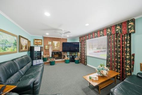 42 Schoolhouse Road Randolph NJ 07869