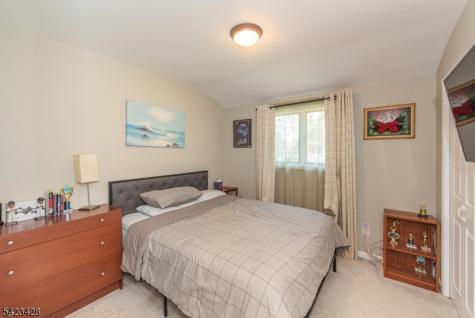 14 Green Drive East Hanover NJ 07936