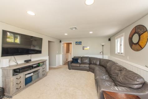 14 Green Drive East Hanover NJ 07936