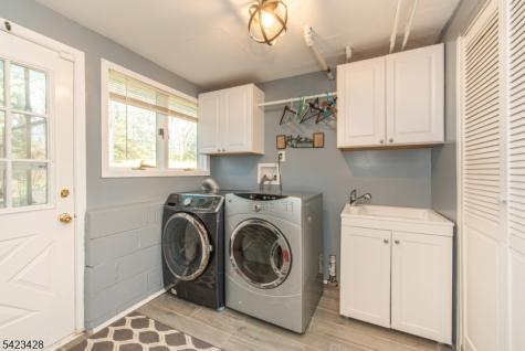 14 Green Drive East Hanover NJ 07936