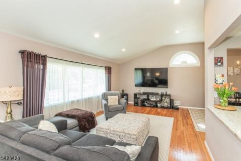 14 Green Drive East Hanover NJ 07936