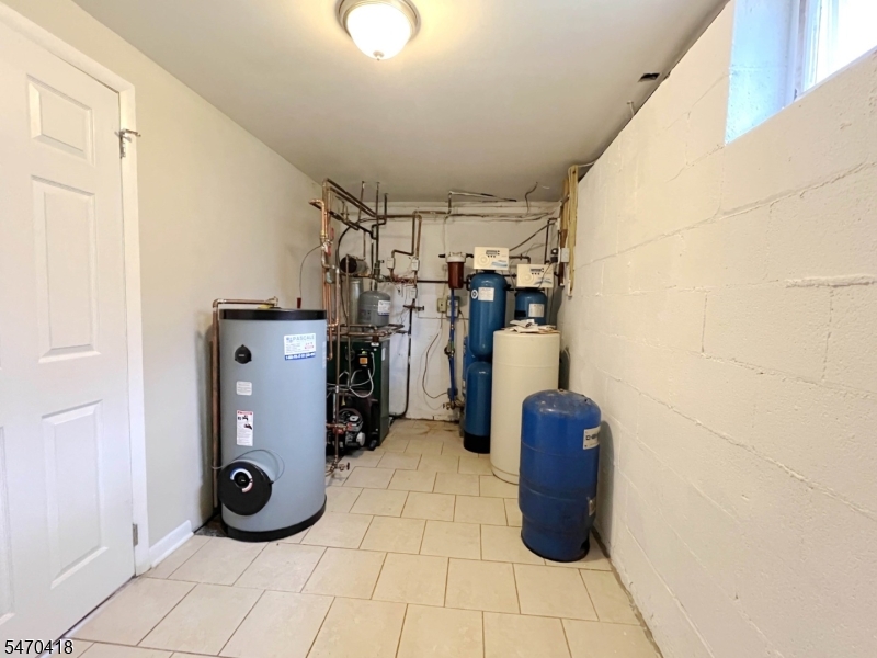 25 Kynor Avenue Hopatcong NJ 07874