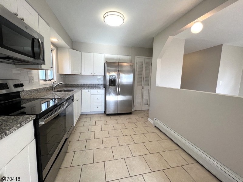 25 Kynor Avenue Hopatcong NJ 07874