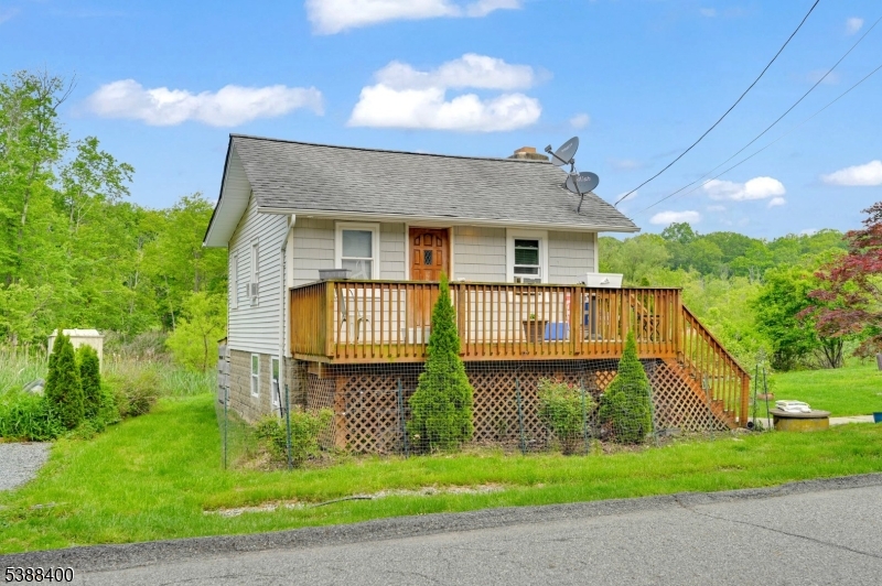 3 Riverside Road West Milford NJ 07421