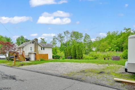 3 Riverside Road West Milford NJ 07421