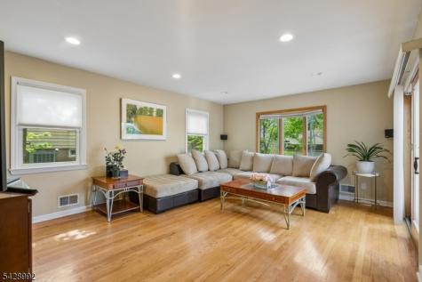 85 Irving Avenue Livingston NJ 07039