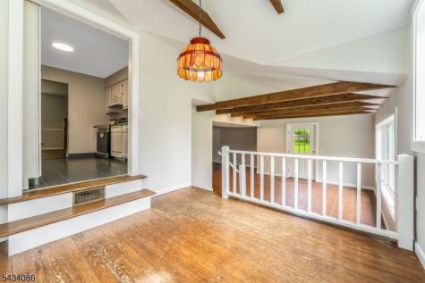 10 Lynnfield Terrace Lopatcong NJ 08865