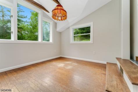 10 Lynnfield Terrace Lopatcong NJ 08865