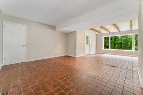 10 Lynnfield Terrace Lopatcong NJ 08865