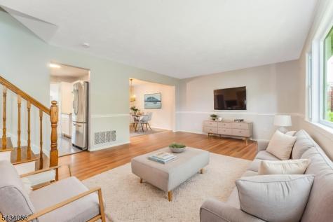 10 Lynnfield Terrace Lopatcong NJ 08865