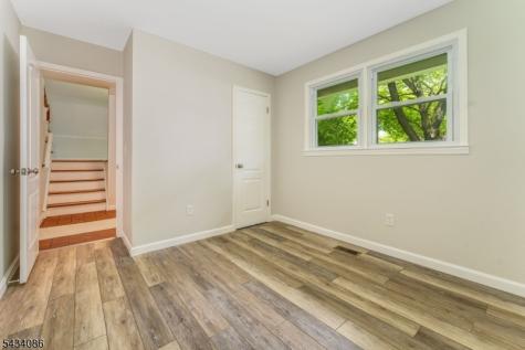 10 Lynnfield Terrace Lopatcong NJ 08865