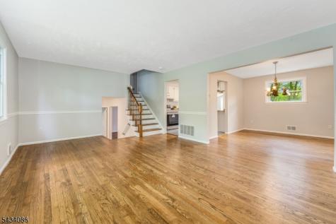 10 Lynnfield Terrace Lopatcong NJ 08865