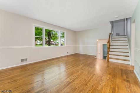 10 Lynnfield Terrace Lopatcong NJ 08865